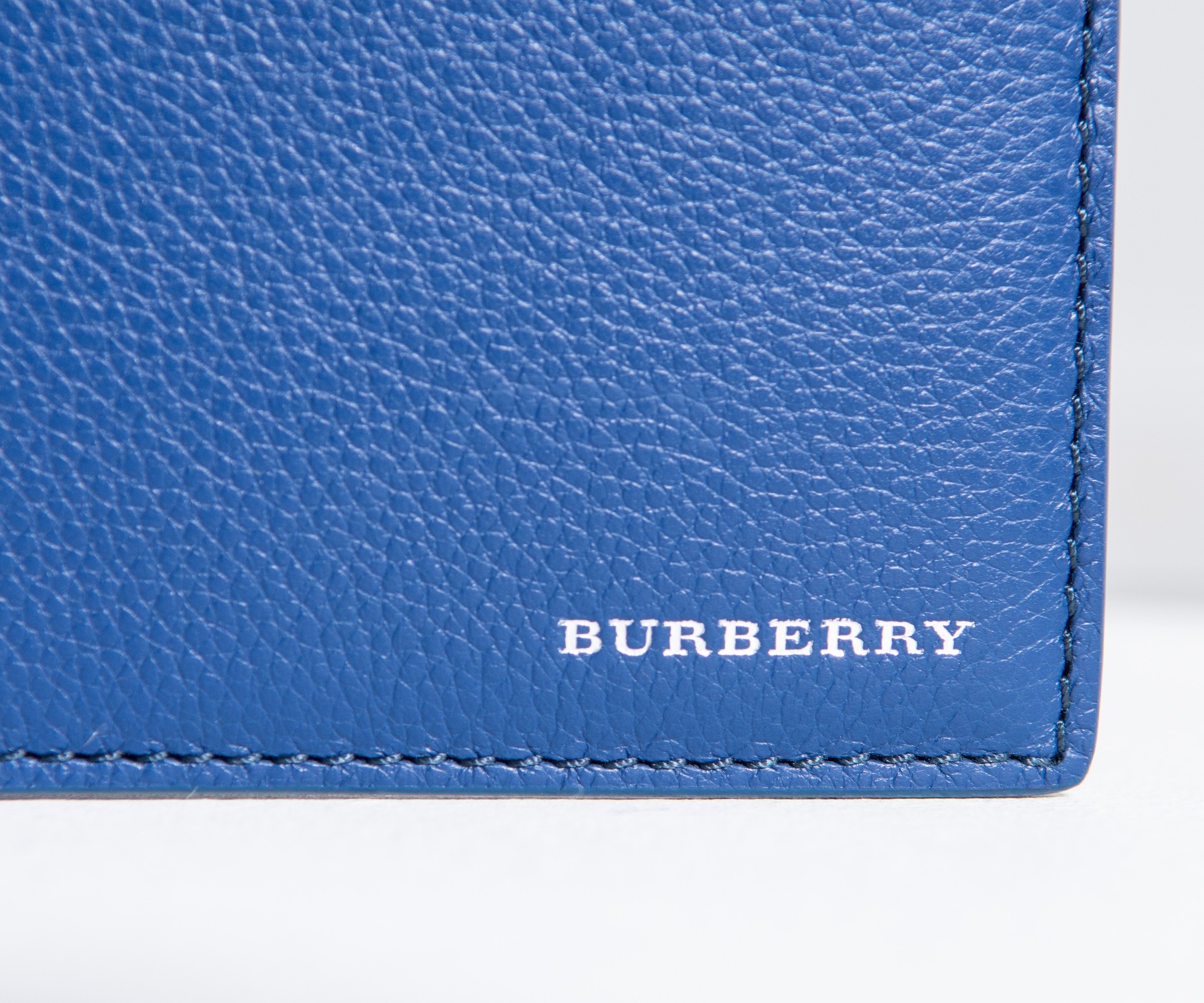 Is this wallet original? : r/Burberry